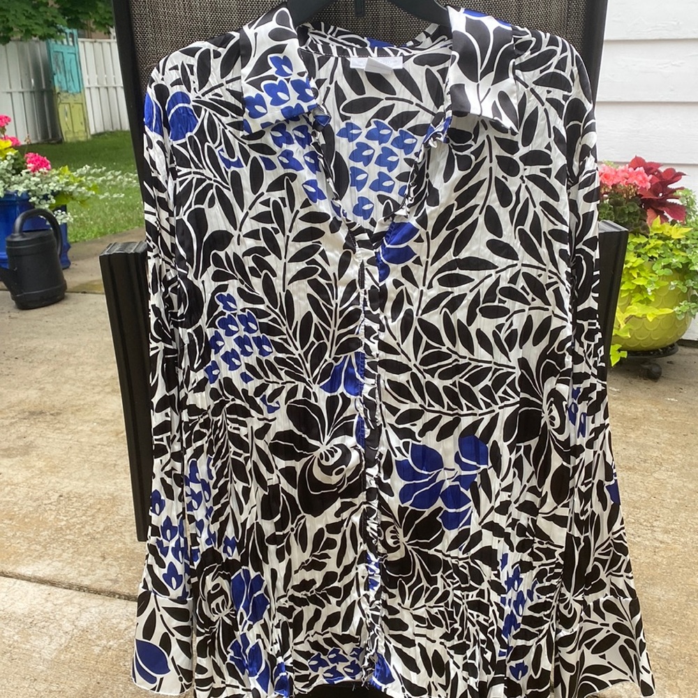 Satiny, long sleeve blouse